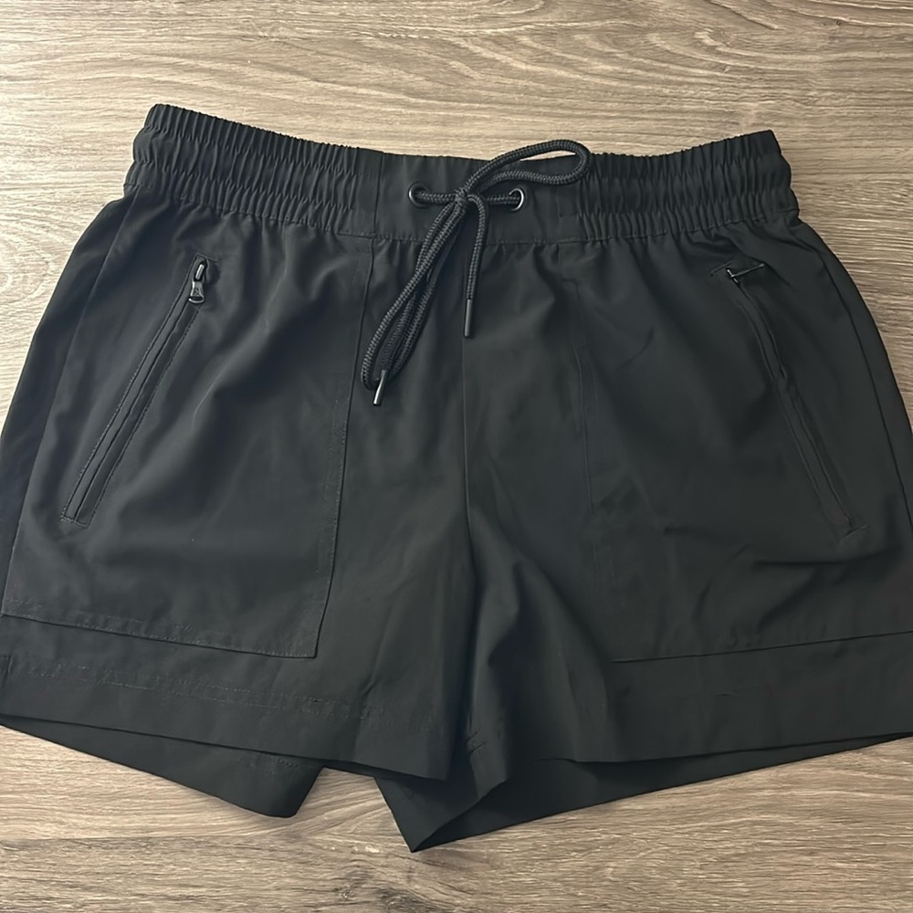 Loft Lou and Grey Wanderweave zip pocket shorts size XS, never worn